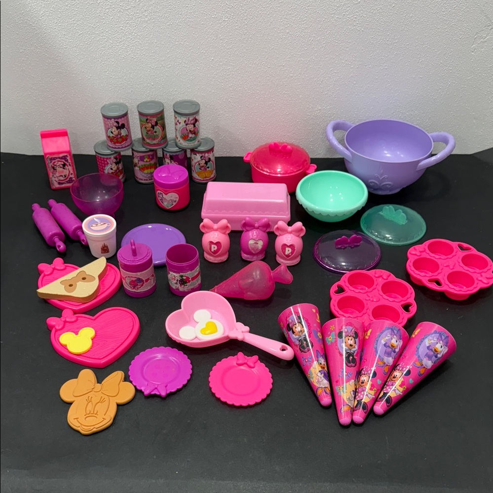 Disney kid's toy food dishes kitchen playset- PRICE FIRM!